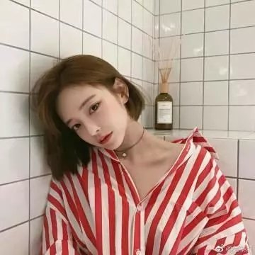 夜色中的她